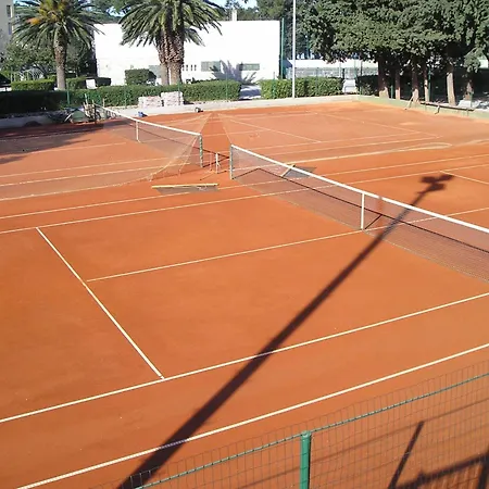 アパート Marieta